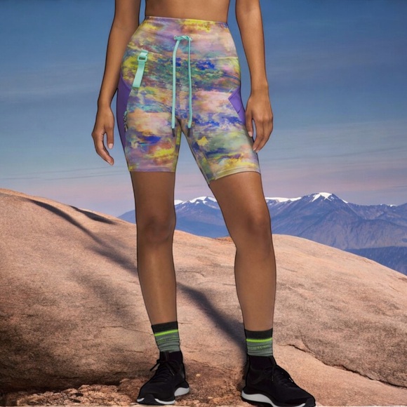 NWT Lululemon Cargo Super-High-Rise Hiking Short 8" in Altered Nature Multi 4 - Picture 1 of 10